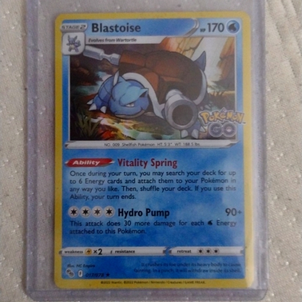 POKEMON-Blastoise Holographic rare card! Perfect Condition.